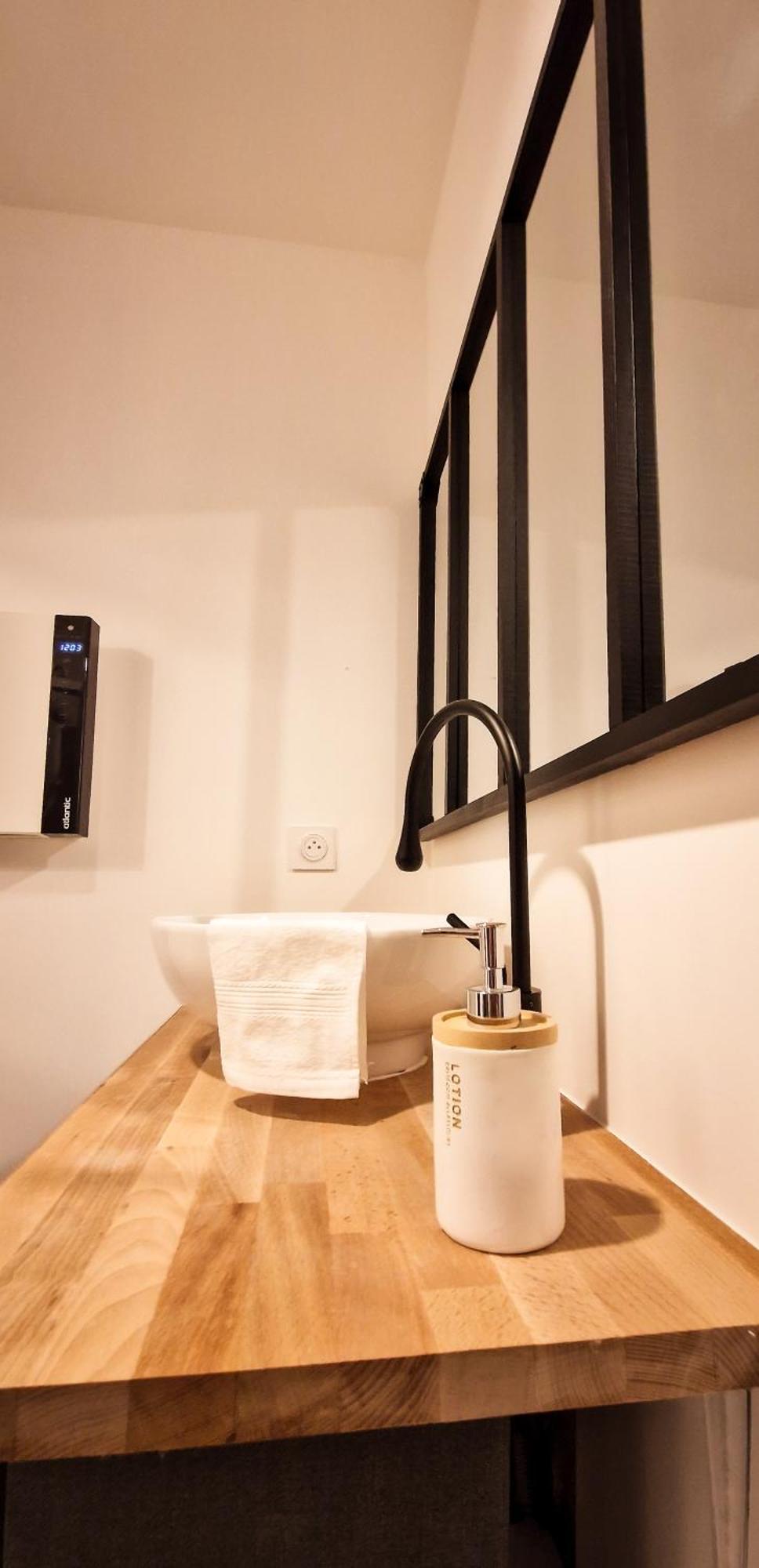 L'Indus 3 Etoiles Wifi, Netflix, Disney, Coeur De Bastide Вилфранш-дьо-Руерг Екстериор снимка